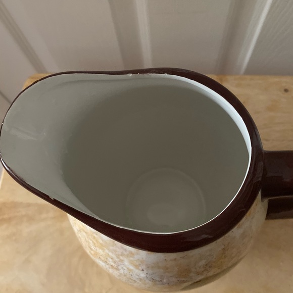 Ceramic Grape Pitcher🍇💜 - Picture 2 of 4